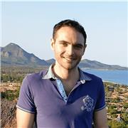 Laureato in fisica, con esperienza di studio in Canada ed USA, propone lezioni di inglese, sia per la scuola che per l'università.